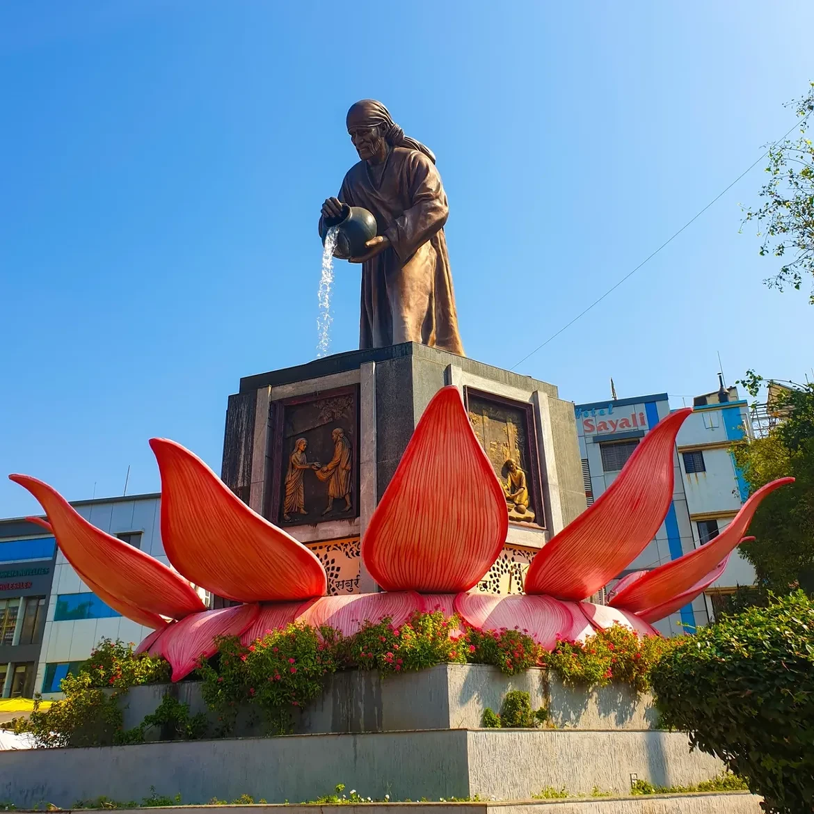 शिर्डी साईबाबा मंदिर दर्शन आणि श्रद्धा